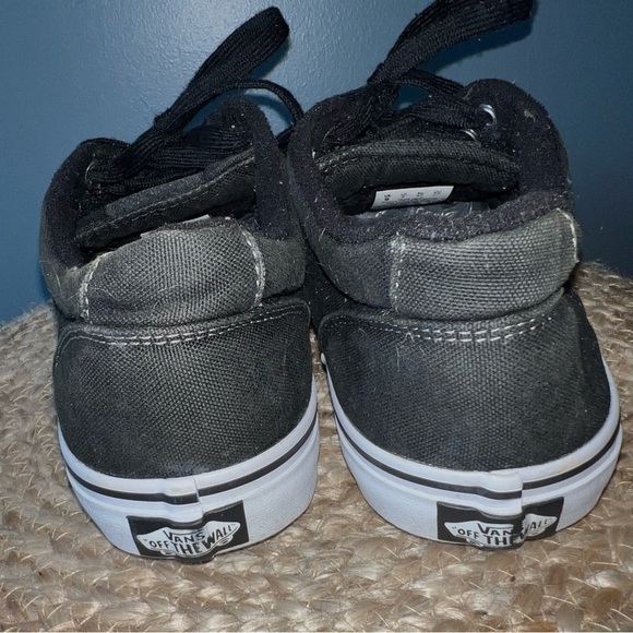 Vans Lace Up Skate Shoes - Picture 3 of 7